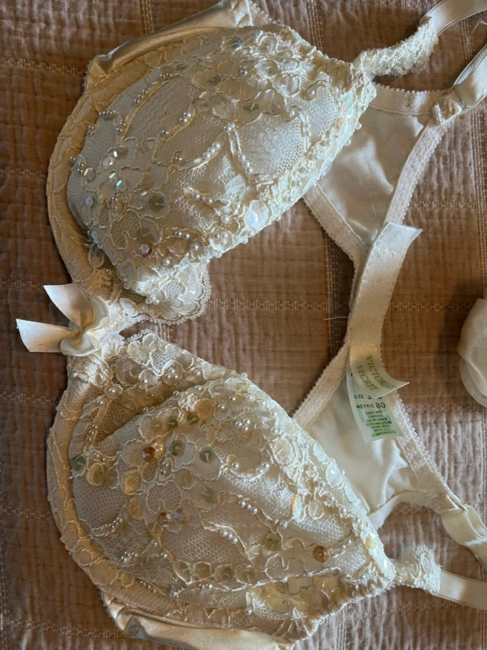 Victoria's Secret Cream Lace Sequin 36 B Bra & L Thong Set - Picture 2 of 7